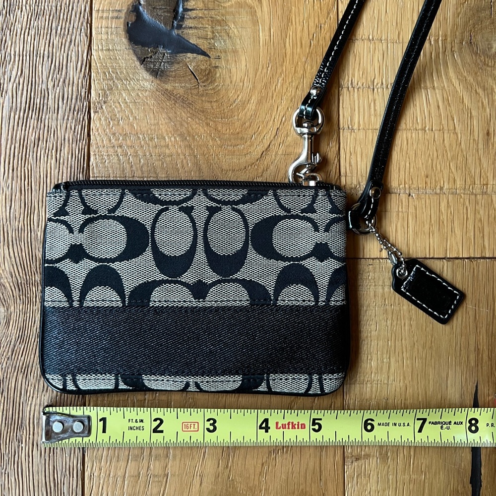 Coach Wristlet - Picture 4 of 4